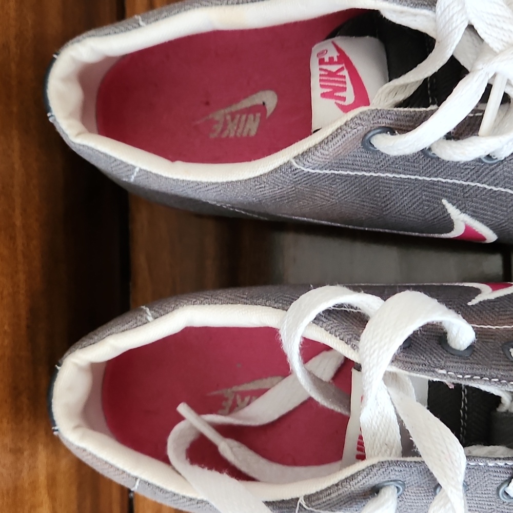 Nike Women Grey & Pink Shoes Sneakers 9.5 - Picture 4 of 9